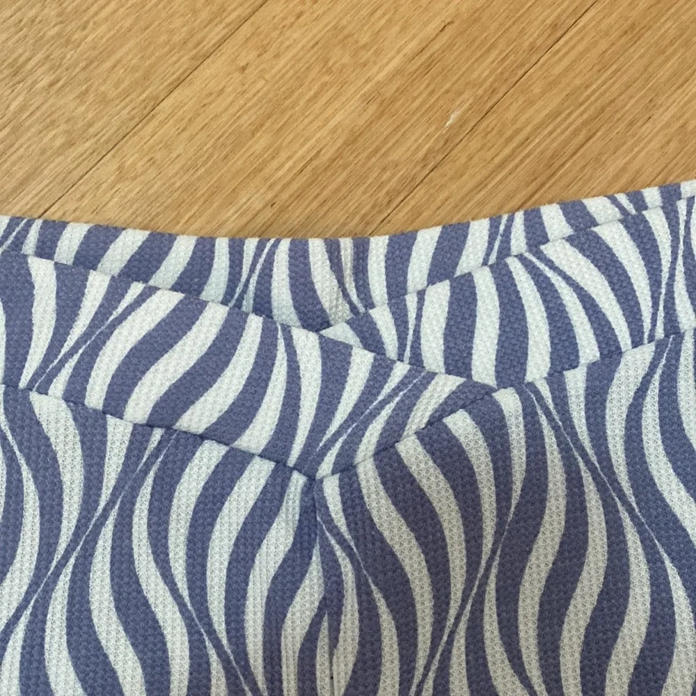 Cotton On Body - Bike Shorts - Size Medium - Picture 2 of 4